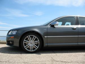 Audi S8 2008 года  (NA)